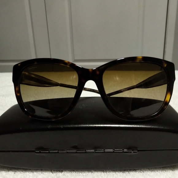 Authentic Burberry Sunglasses - Picture 1 of 5